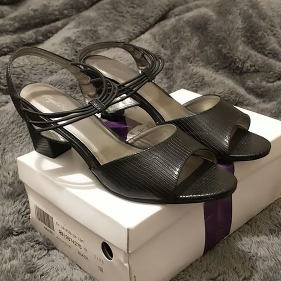 Angel Steps Black Textured Peep Toe Sandals! - Picture 2 of 13